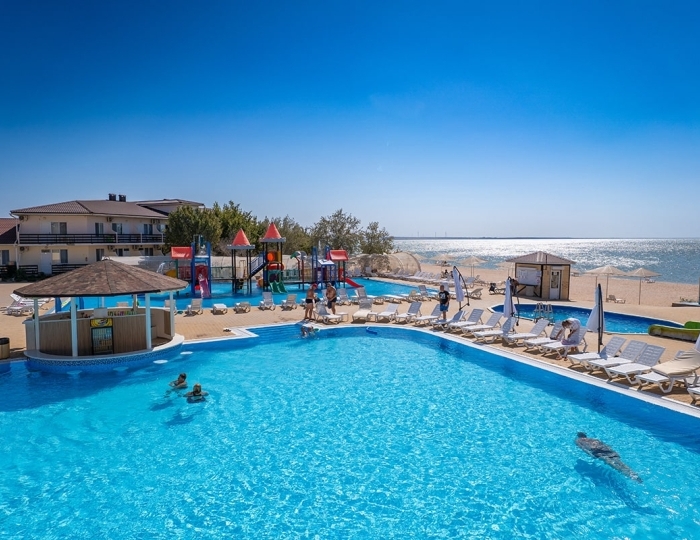 Семейный отель «АзовЛенд» Золотое