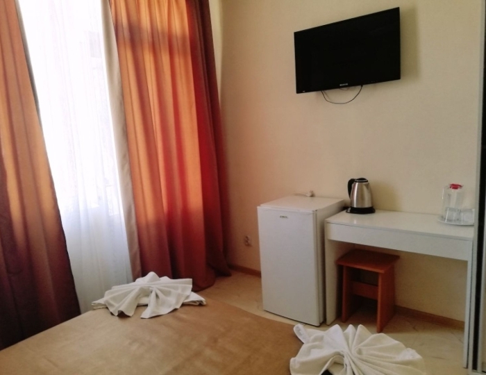 Комфорт в корпусе с верандой - Семейный отель «АзовЛенд» Золотое