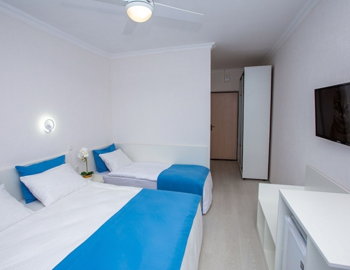 Комфорт плюс - Семейный отель «АзовЛенд» Золотое