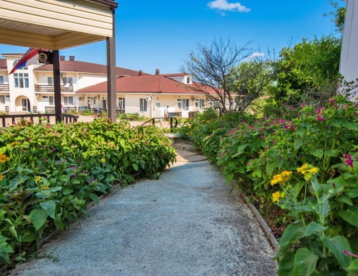 Комфорт плюс - Семейный отель «АзовЛенд» Золотое